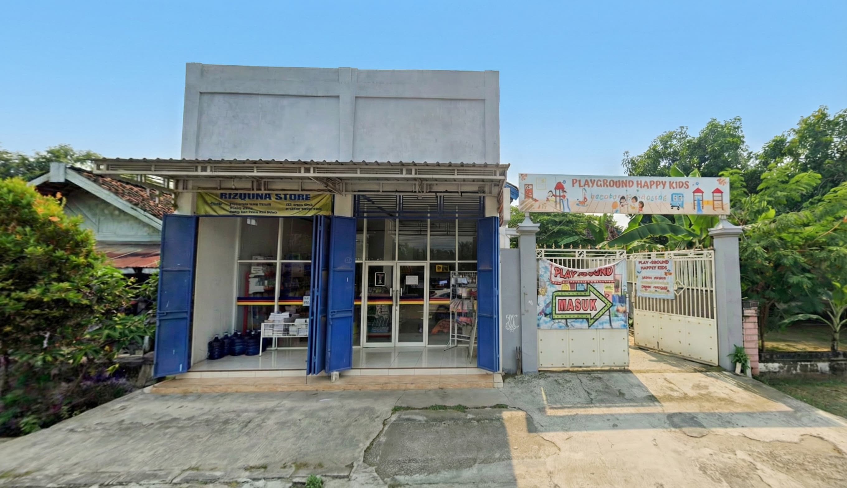 Tampak depan toko Rizquna Store